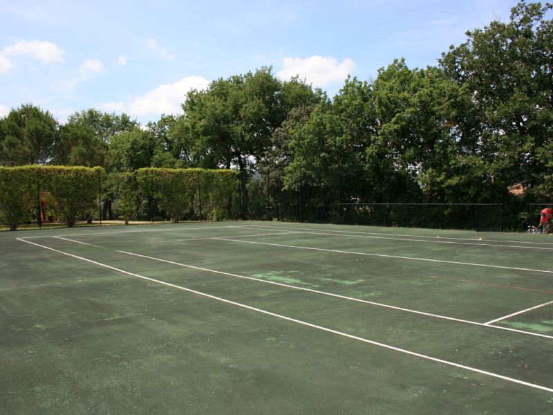 La Contea private tennis court
