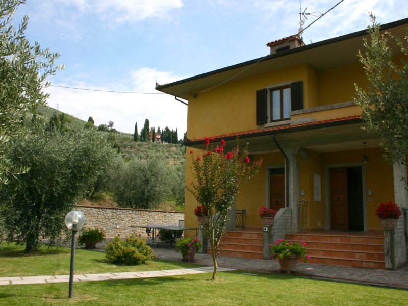 La Pietraia, sleeps 8, private pool, walk to town