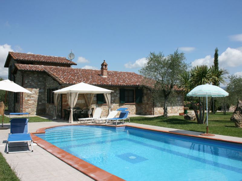 Villa Marty, sleeps up to 8, near Lake Trasimeno, Umbria