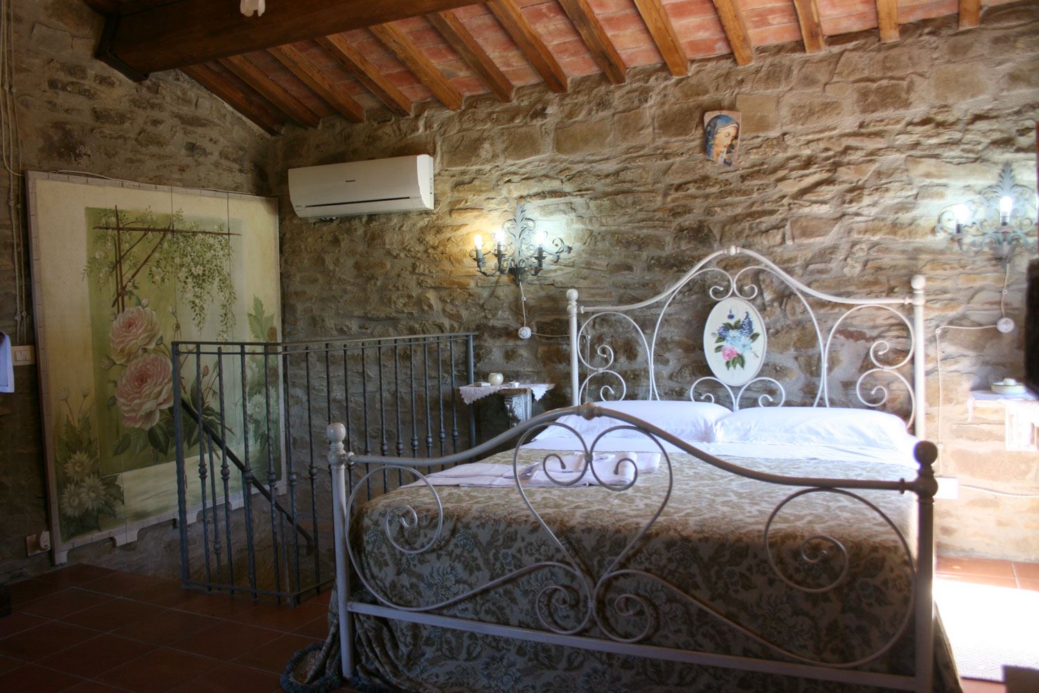 Bedroom at honeymoon villa La Casina del Bosco