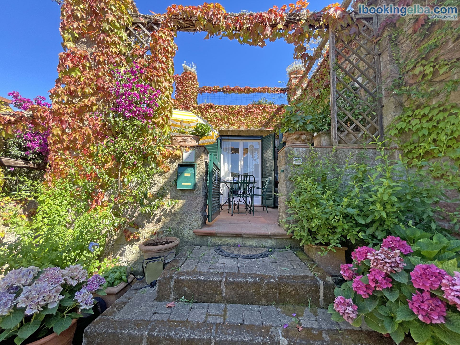 Sant'Anna del Volterraio - Papaveri 7 - Ingresso