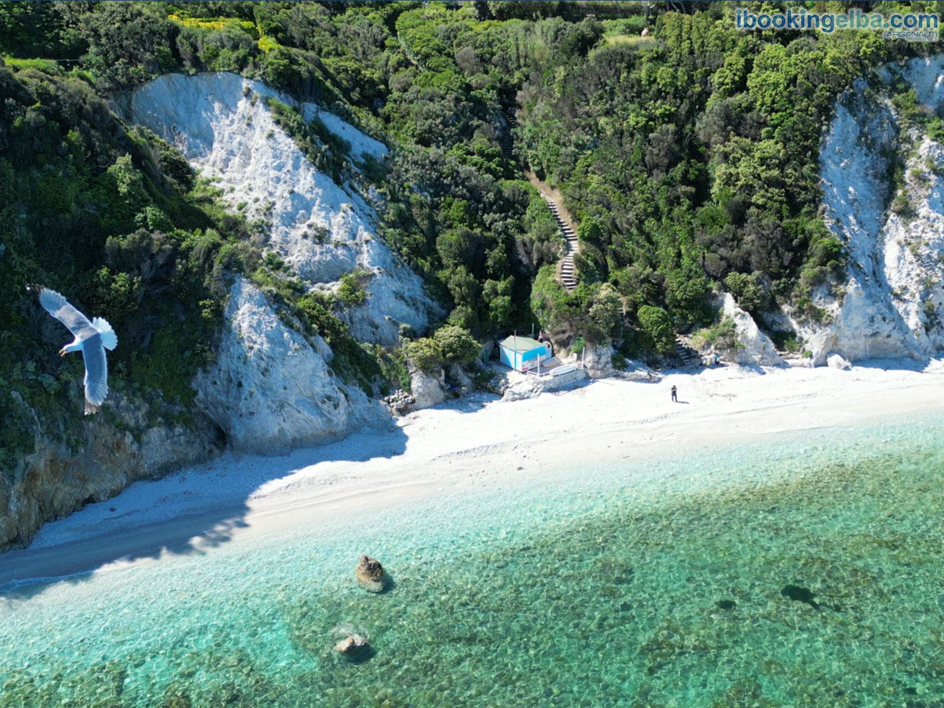 Spiaggia di Sottobomba a 6 min a piedi