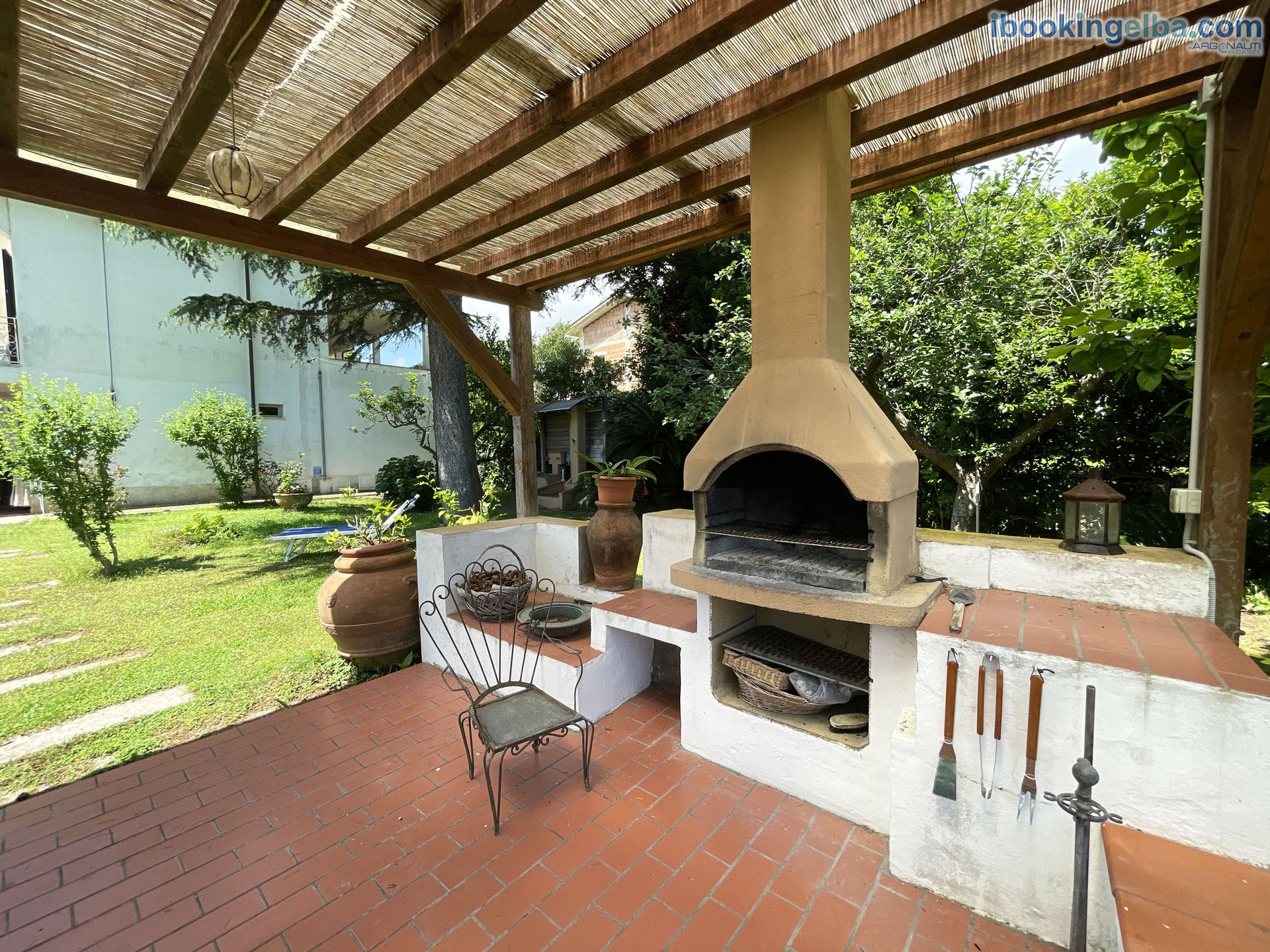 Appartamenti Adriana - Gazebo con Barbecue