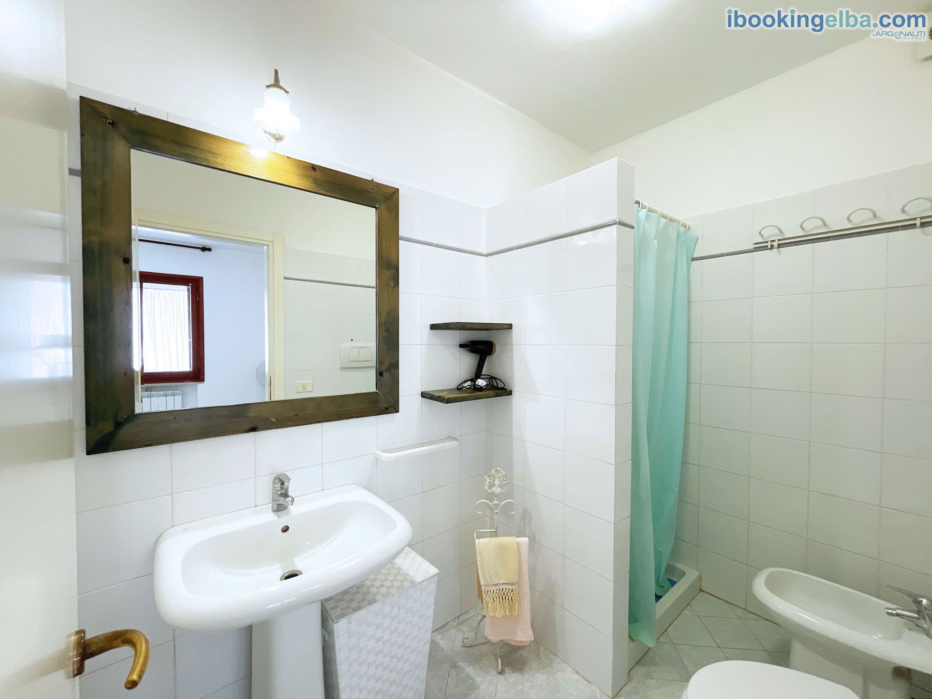 Bilocale (5) - Bagno con doccia