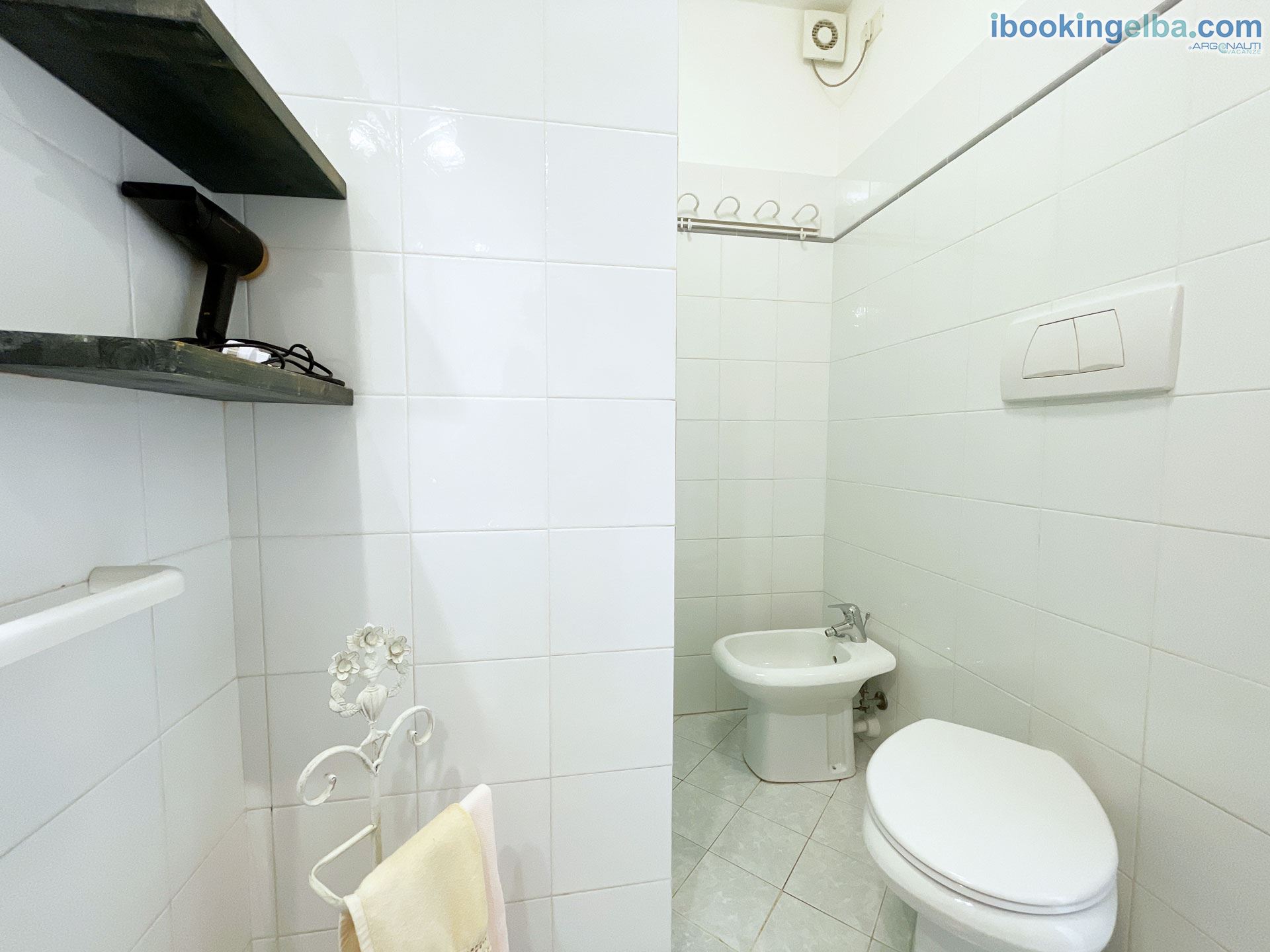 Bilocale (5) - Bagno con doccia
