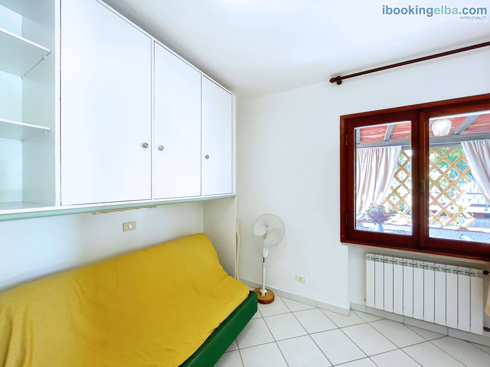 Bilocale (5) - Particolare del  divano letto due posti