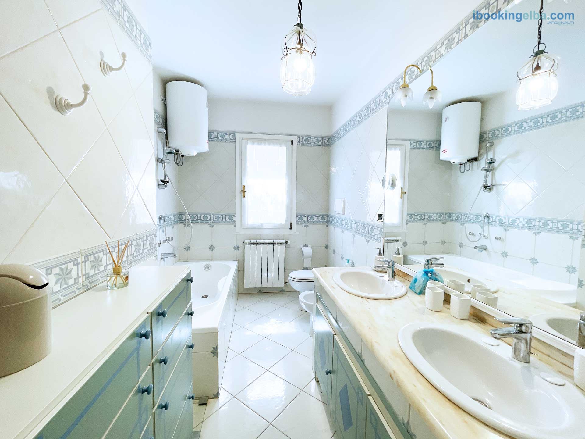 Casa L'Approdo - Bagno con Vasca e Box Doccia