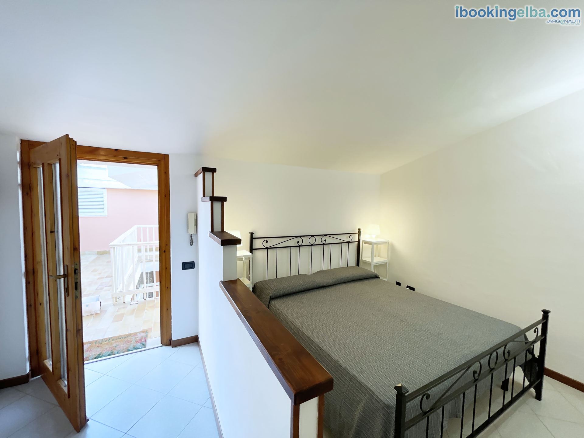 Attico Ta Rosalba - Ingresso e Camera Matrimoniale