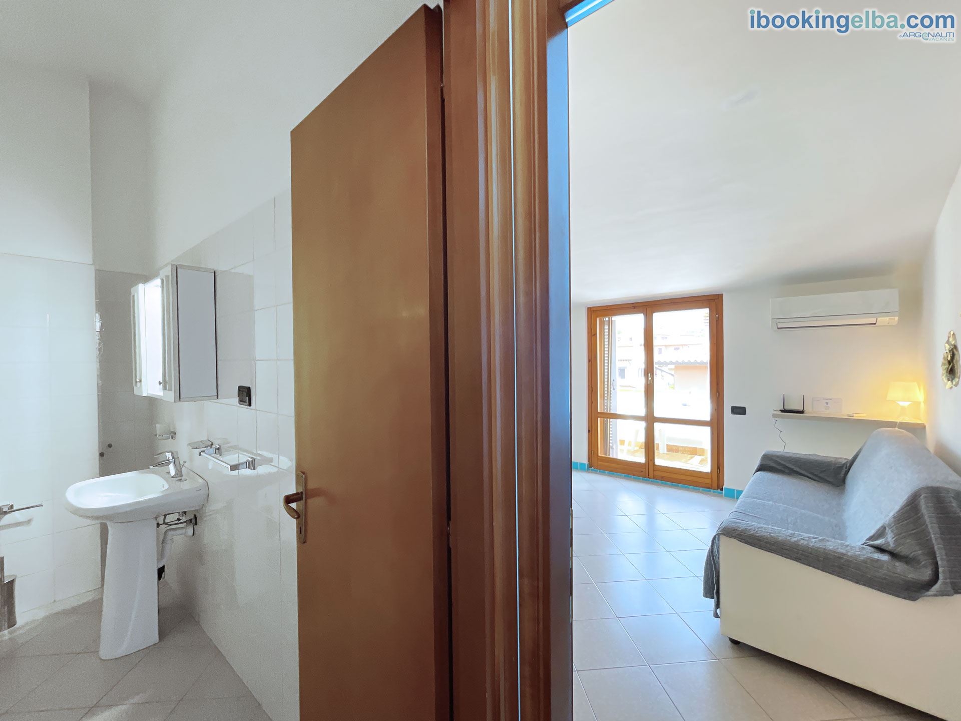 Attico Ta Rosalba - Vista Bagno e Soggiorno dal corridoio