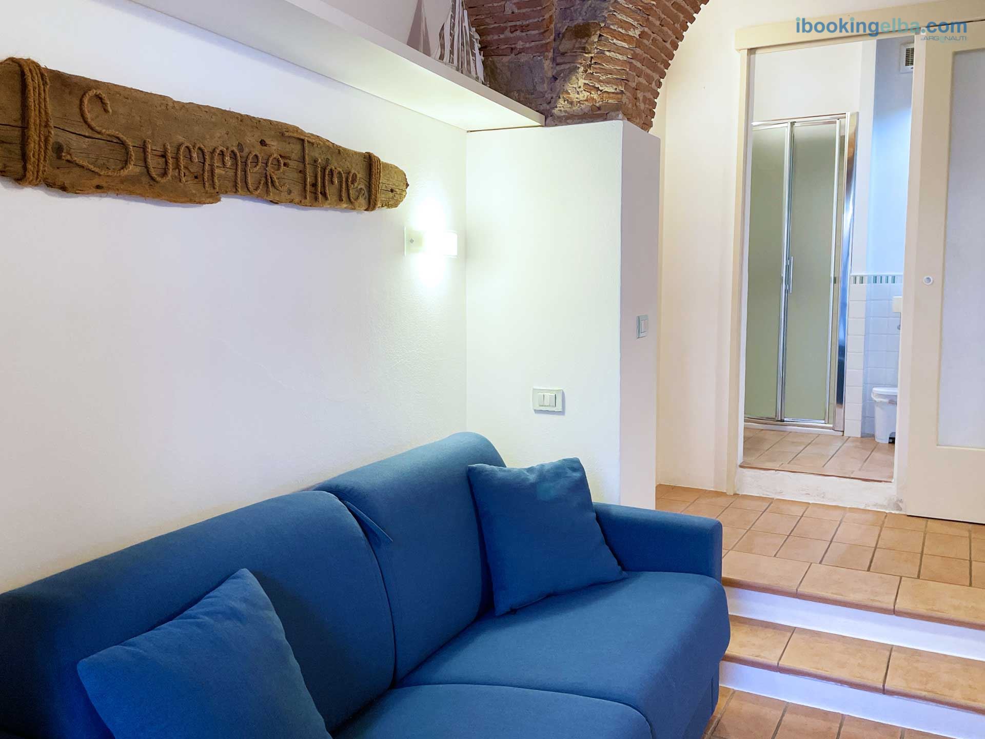 Casa Cotone - Particolare del Divano Soggiorno con Divano letto, Tv, Angolo Cottura