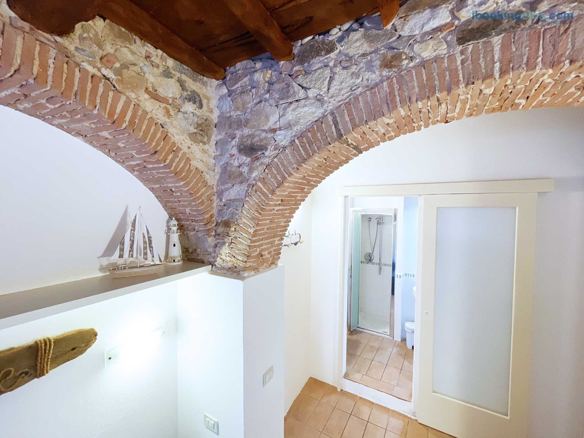 Casa Cotone -particolare delle arcate