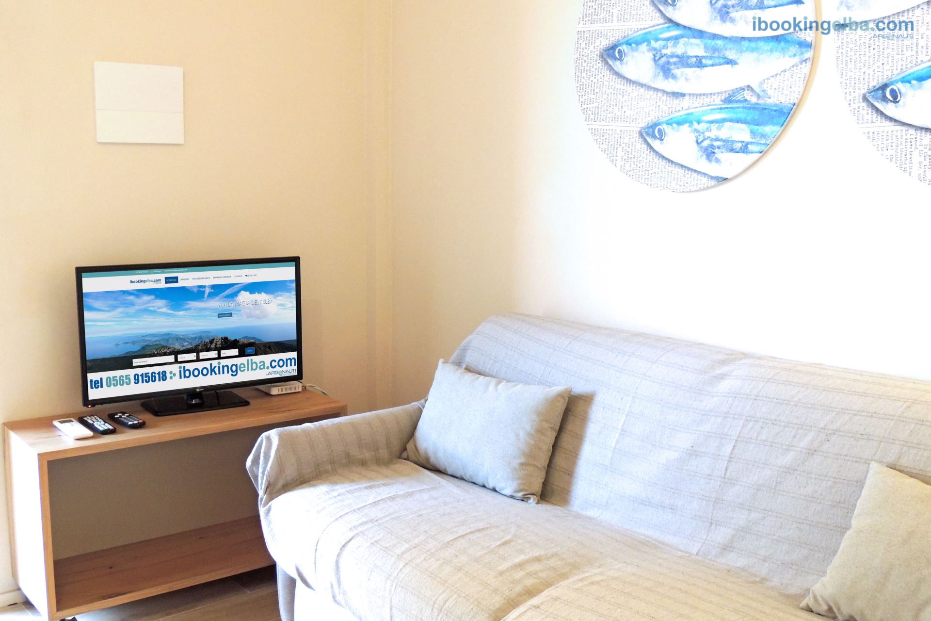 Il Sogno Azzurro - Bilo Superior (n°12) Soggiorno con divano letto matrimoniale e angolo TV