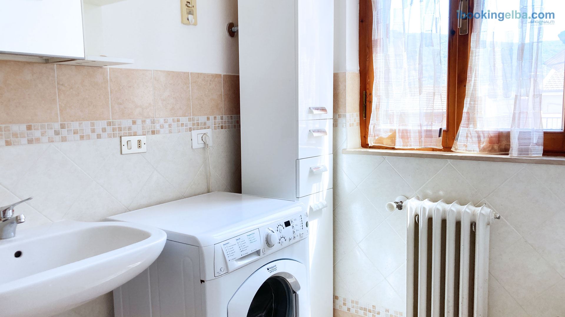 Bagno con lavatrice