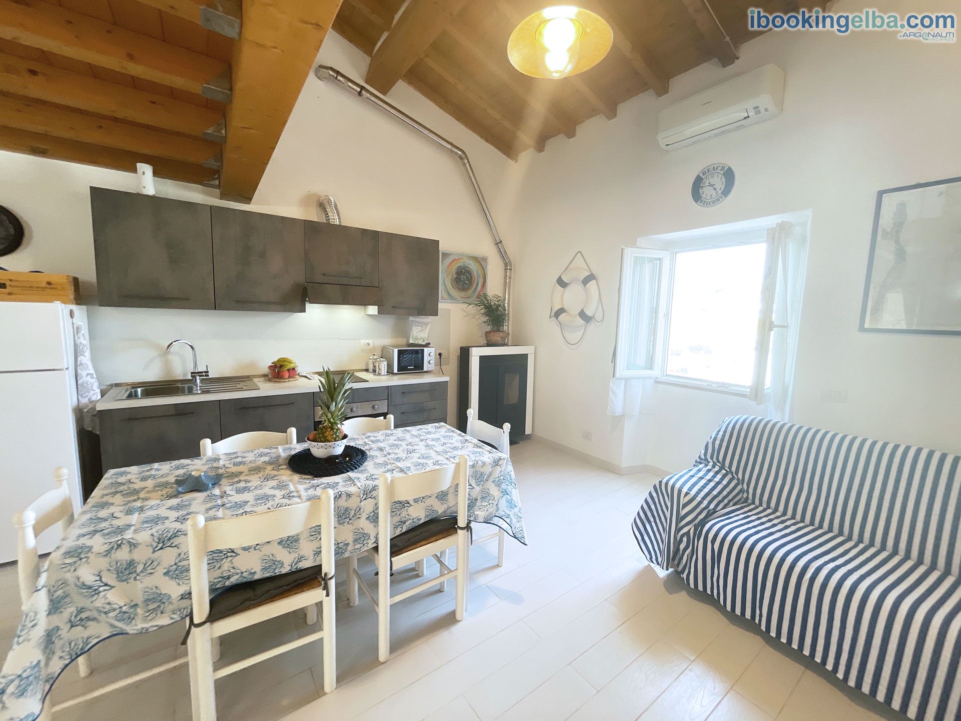 Casa Lo Chef - Soggiorno con divano letto matrimoniale