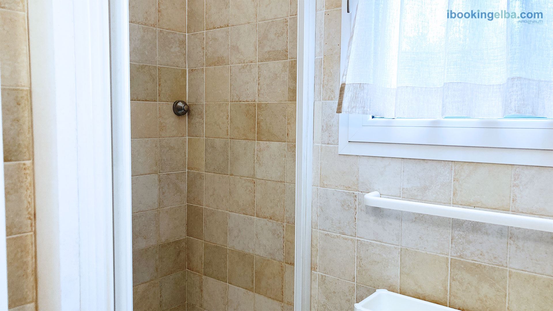 Bagno n.2 -  box doccia  - Corpo Centrale 1° livello