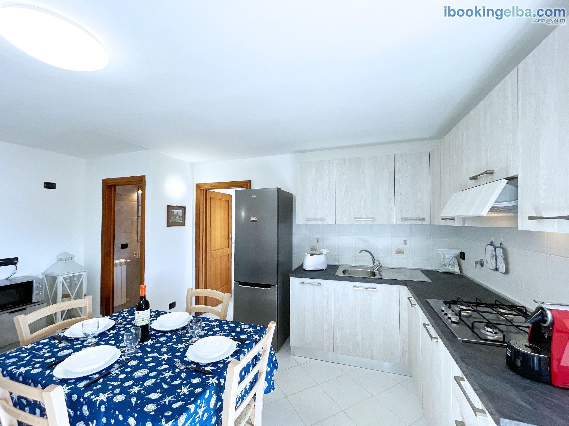 Casa Deni - Trilocale - Panoramica del soggiorno con angolo cottura