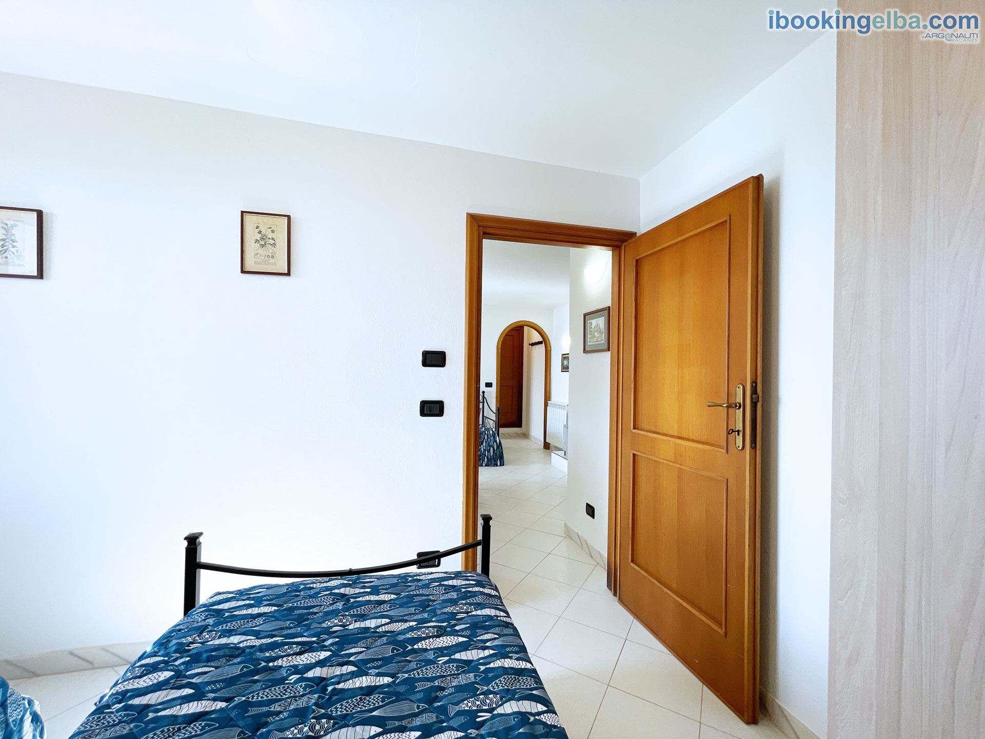 Casa Deni - Trilocale - Camera matrimoniale con vista mare