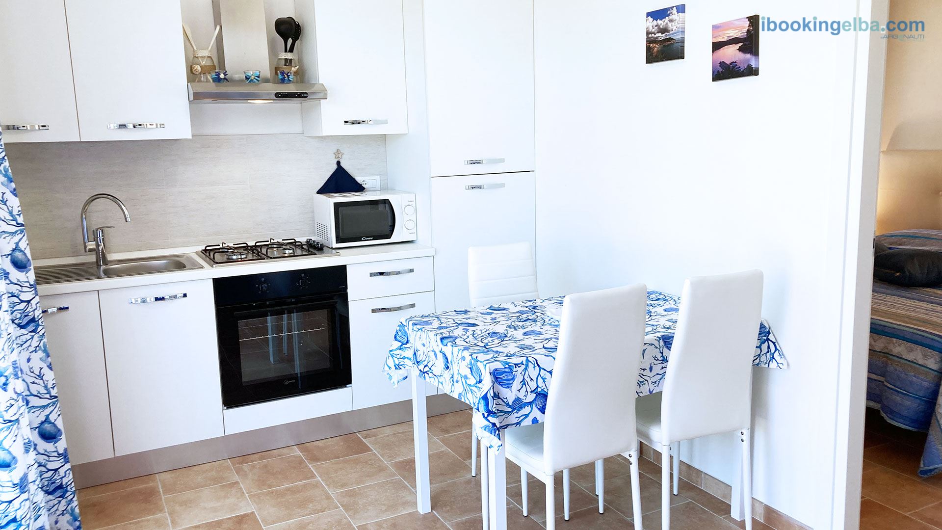 Dependance (1) - Soggiorno con  Angolo Cottura e Zona Pranzo