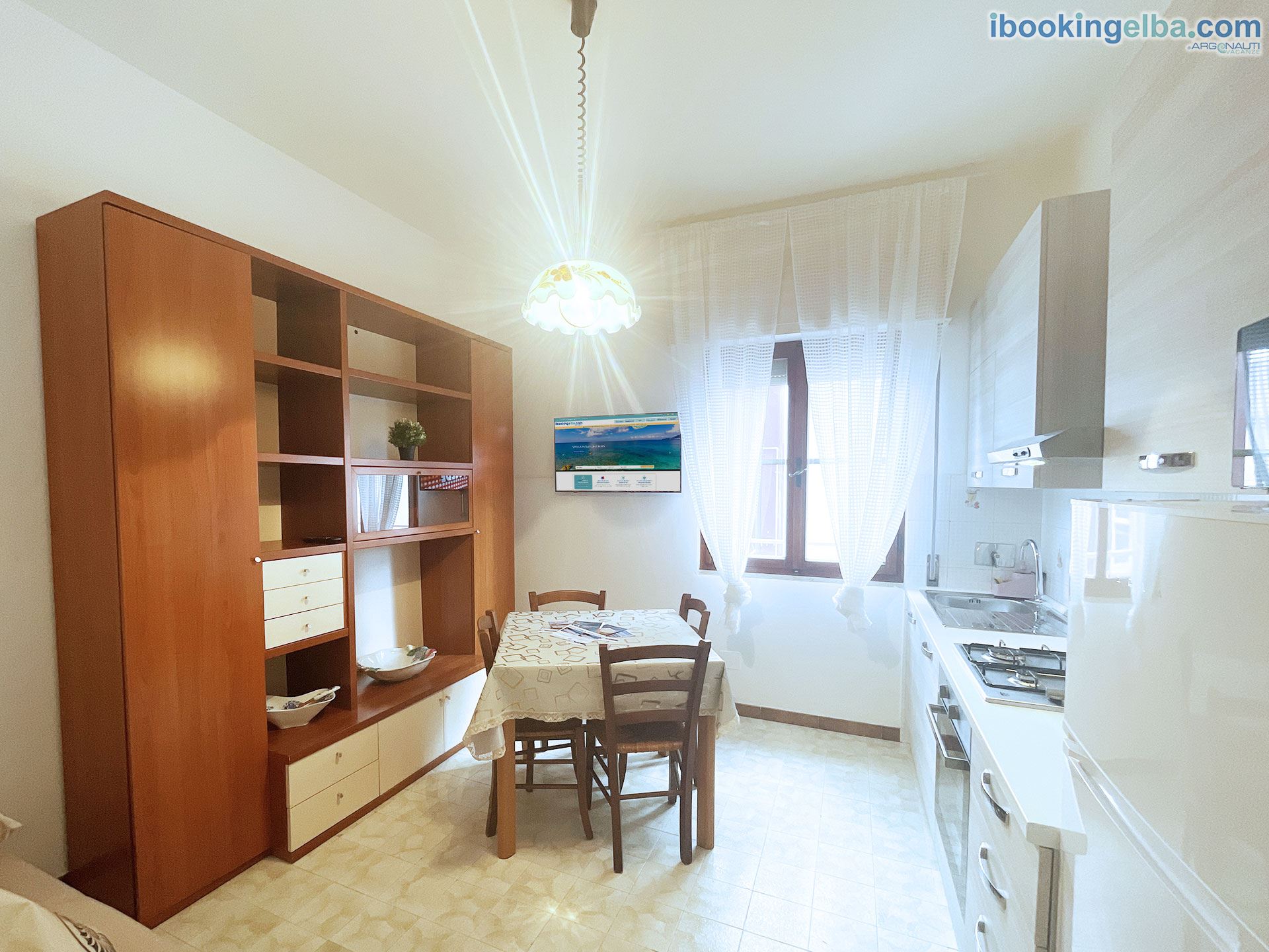 Casa Diana - Soggiorno con angolo cottura e divano