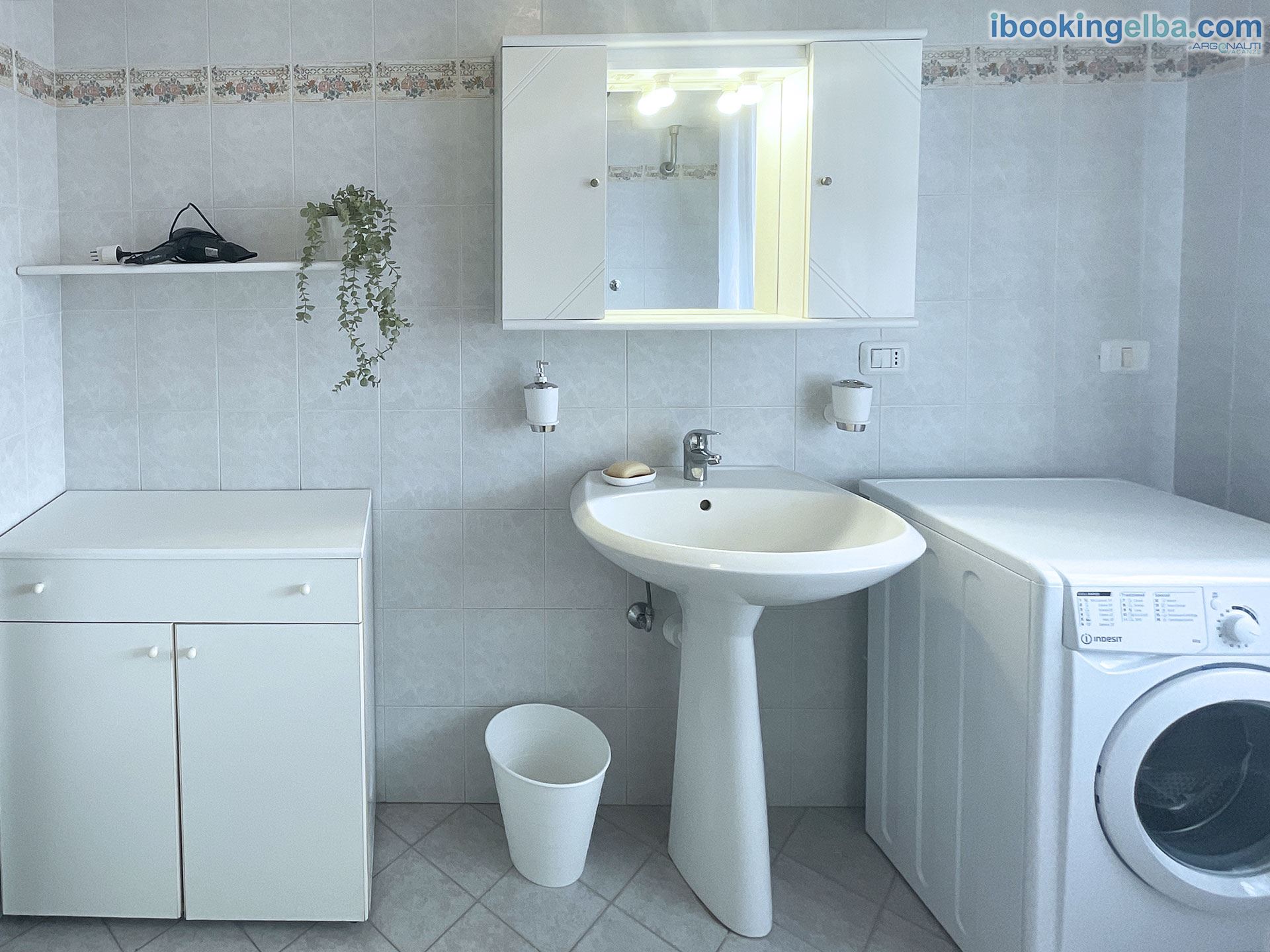 Casa Diana - Bagno con lavatrice