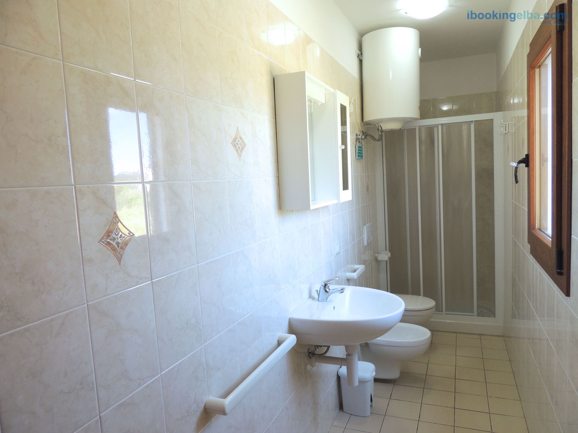 CASA EMY - BAGNO CON BOX DOCCIA