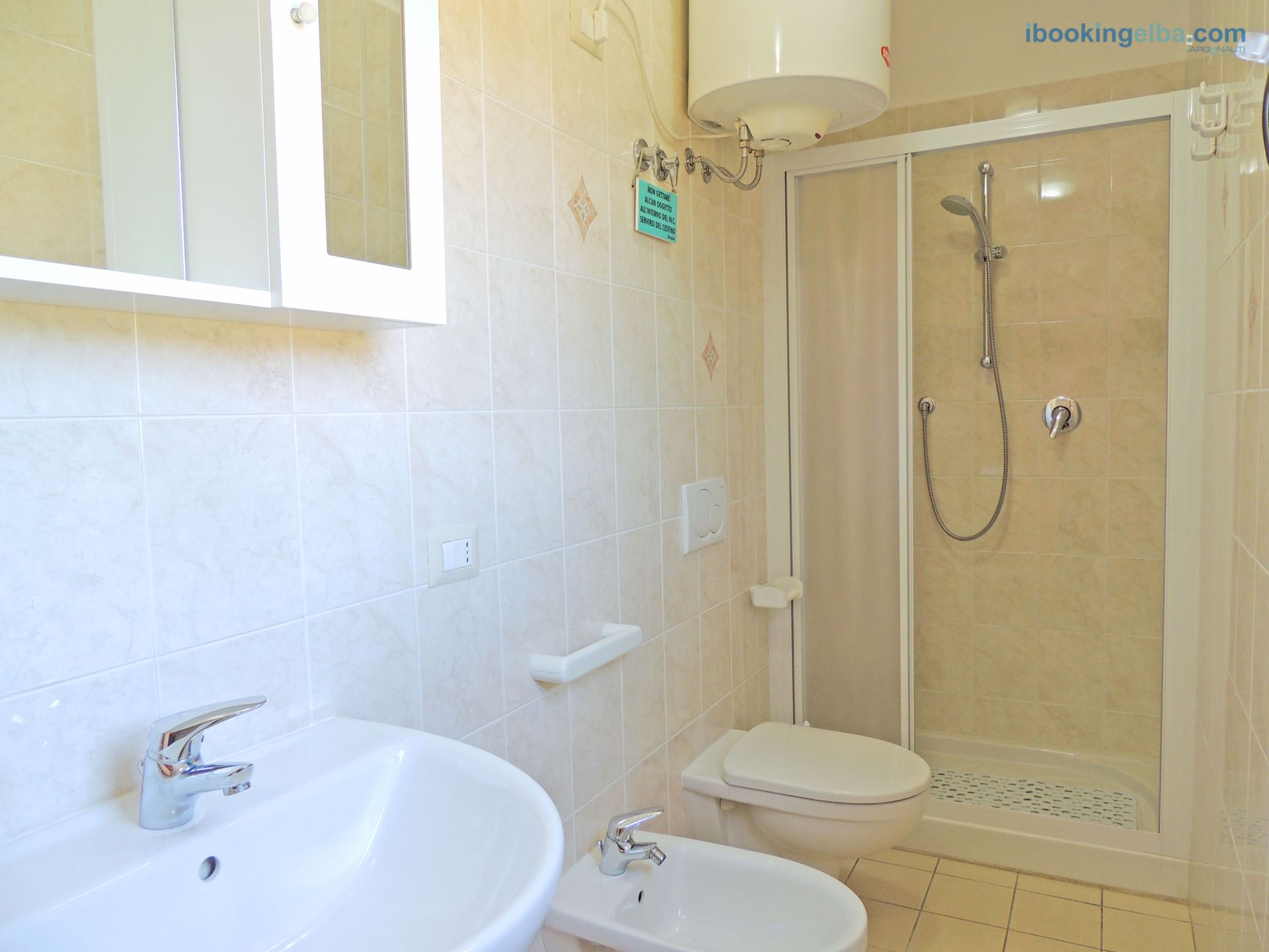 CASA EMY - BAGNO CON BOX DOCCIA