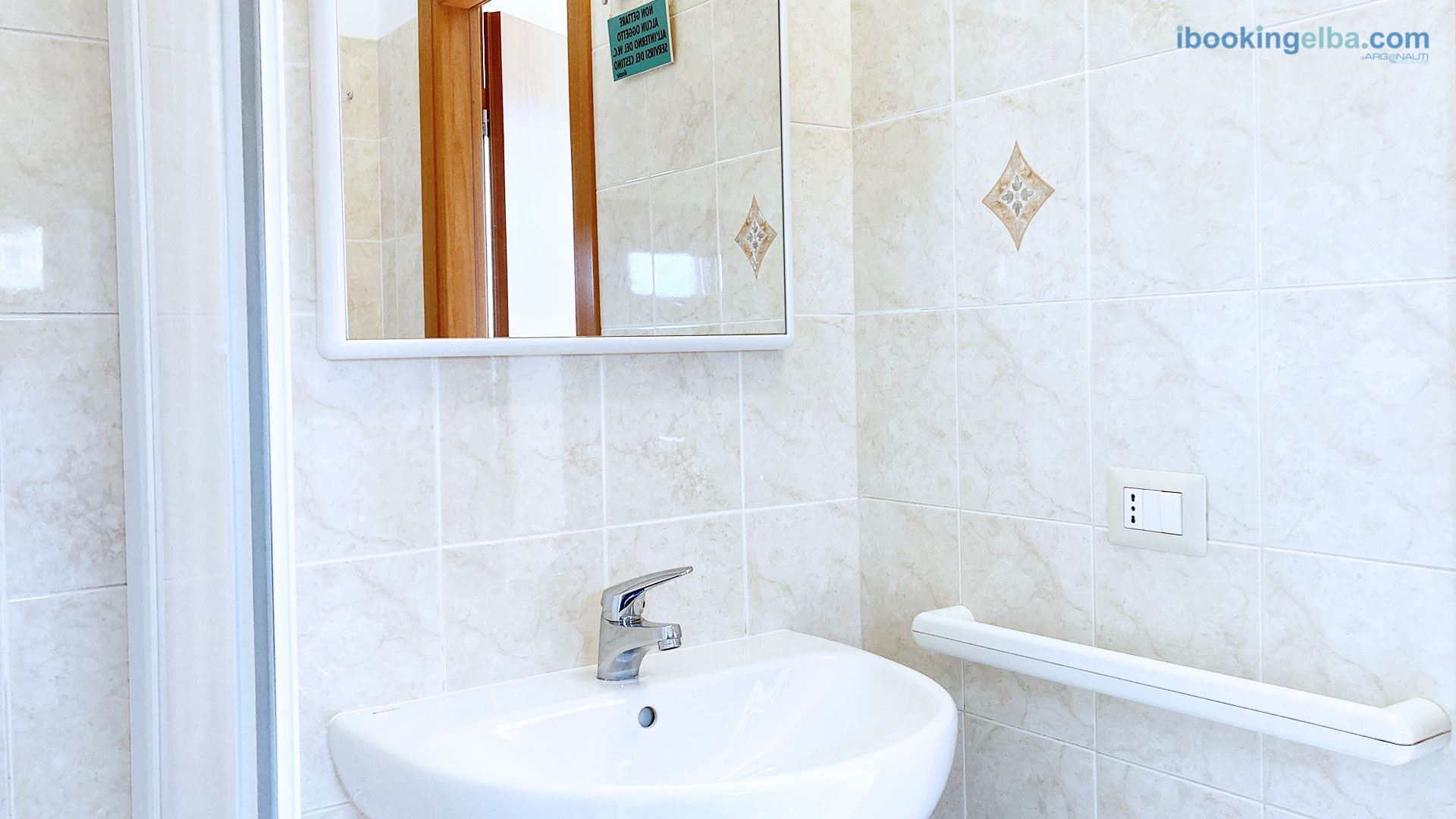 Casa Emy 2 - Bagno con Box Doccia