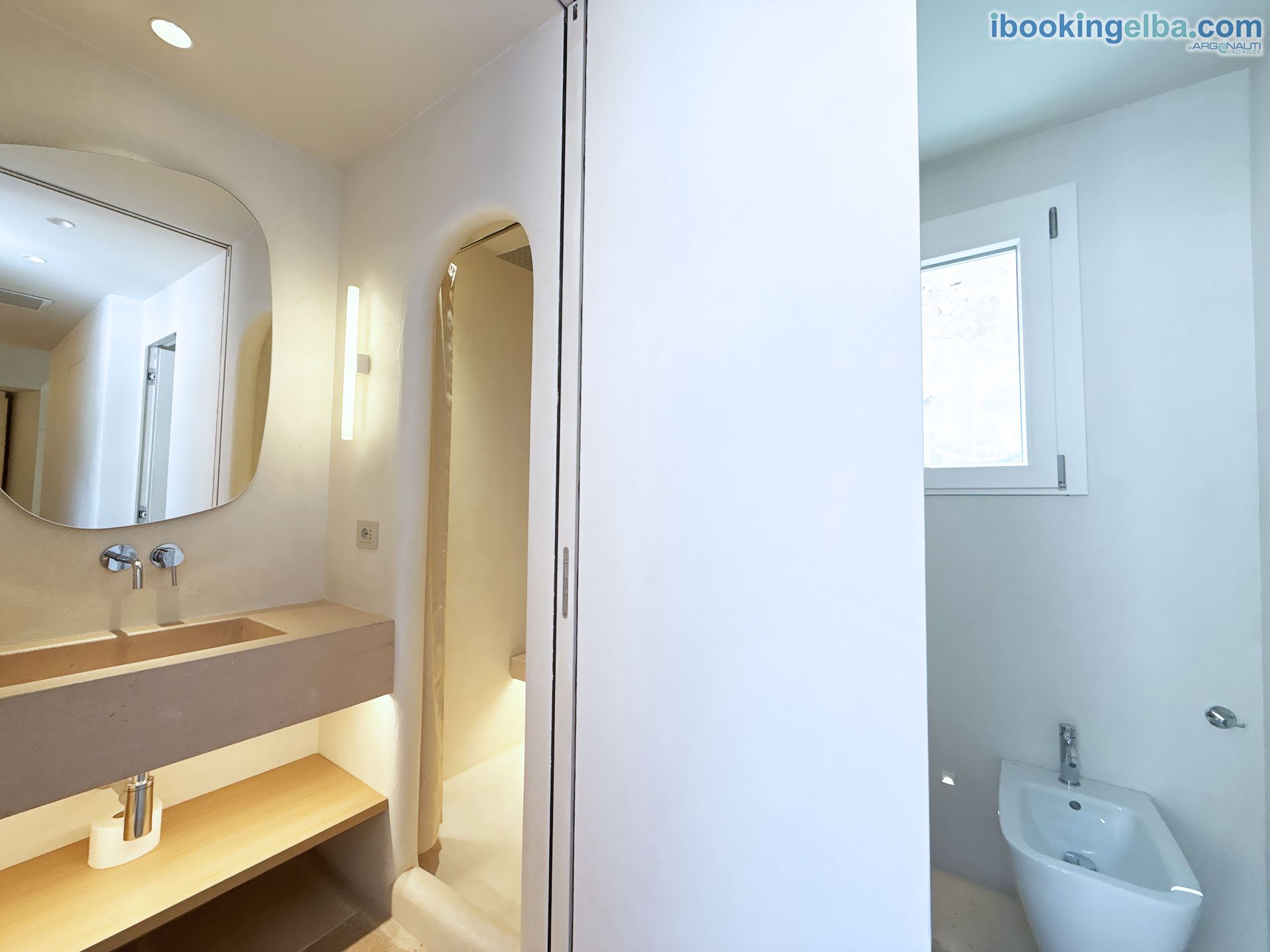 Casa Capo Enfola - Bagno con doccia e servizi