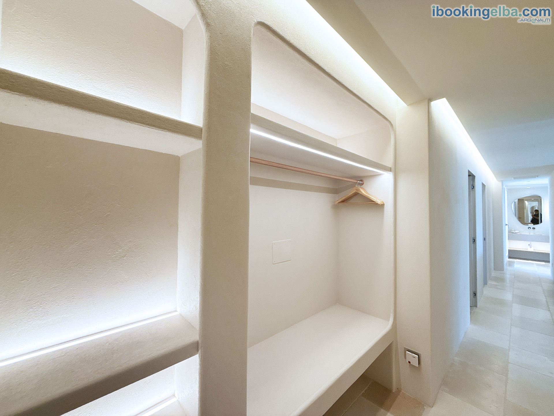 Casa Capo Enfola - Corridoio centrale