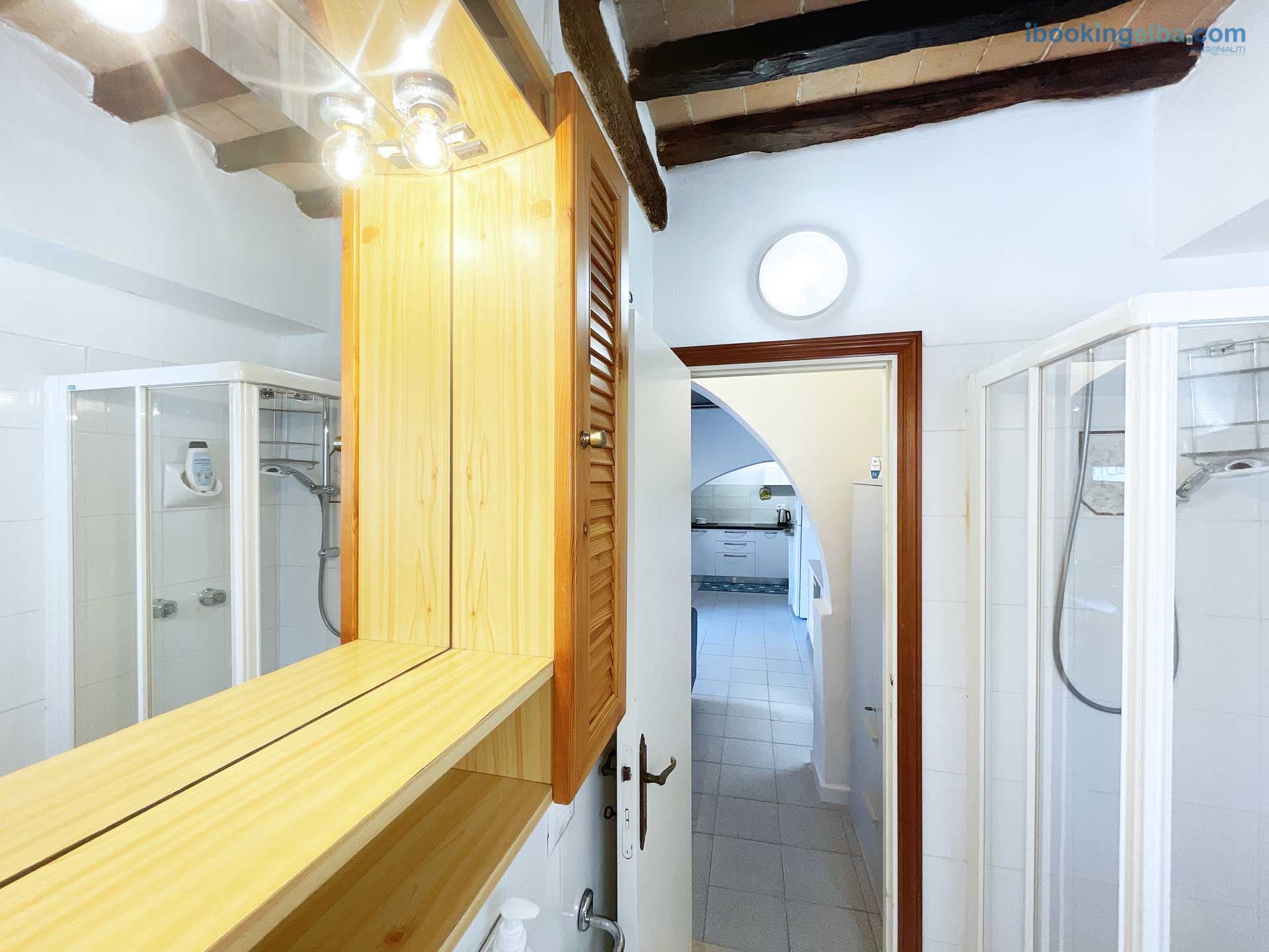 Casa Eva - Particolare del Bagno con Box Doccia