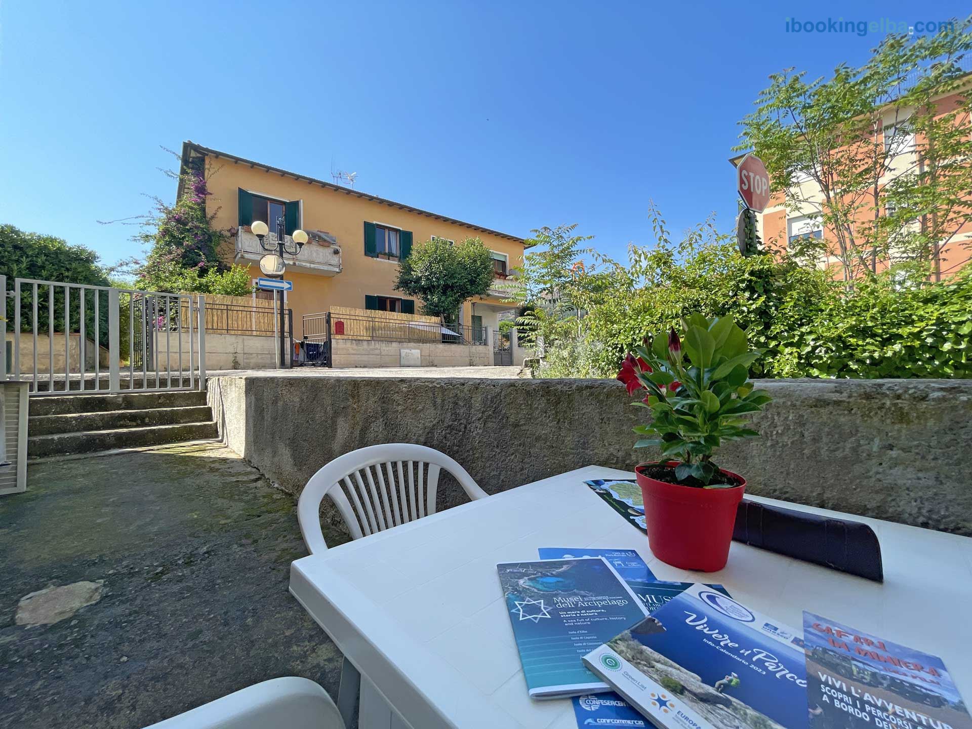 Casa Eva - Tavolo Esterno