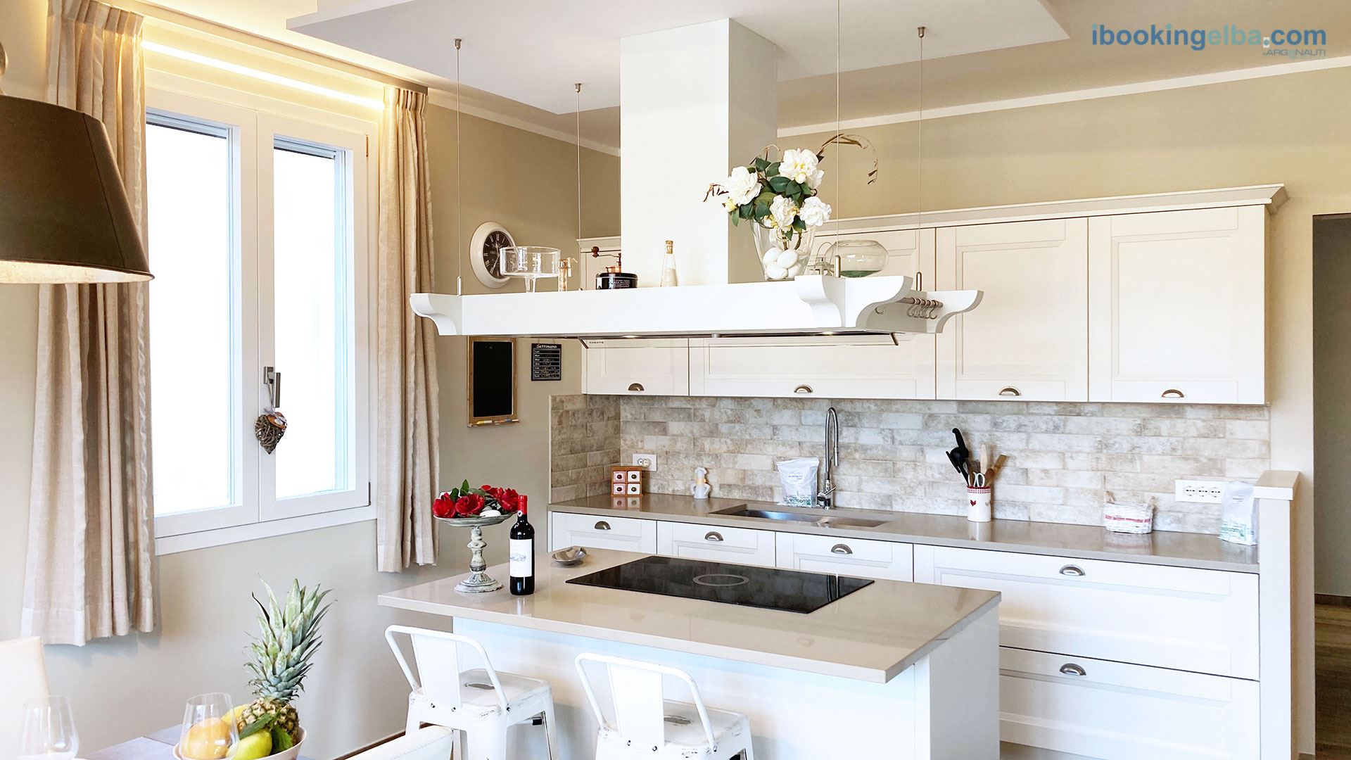 Falconetta Luxury House - Soggiorno con angolo cottura
