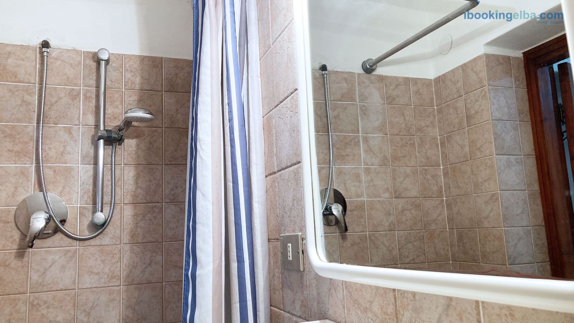 Trilo (3) - Bagno in camera matrimoniale con doccia (no box)