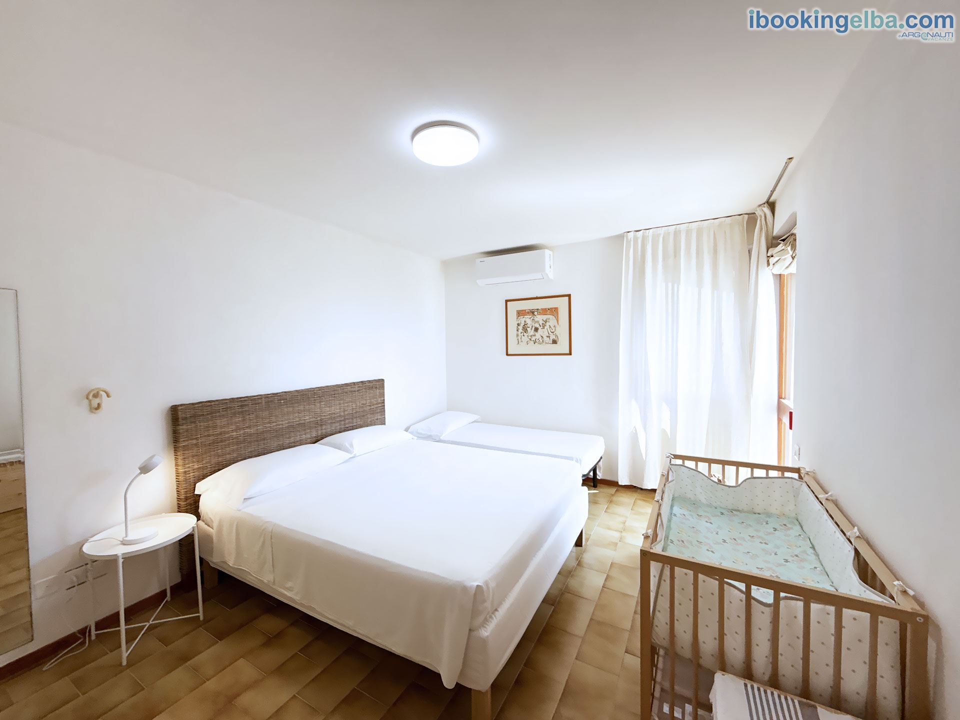 Villetta Fonza - Camera matrimoniale 2 con culla e terzo letto aggiunto e vista mare