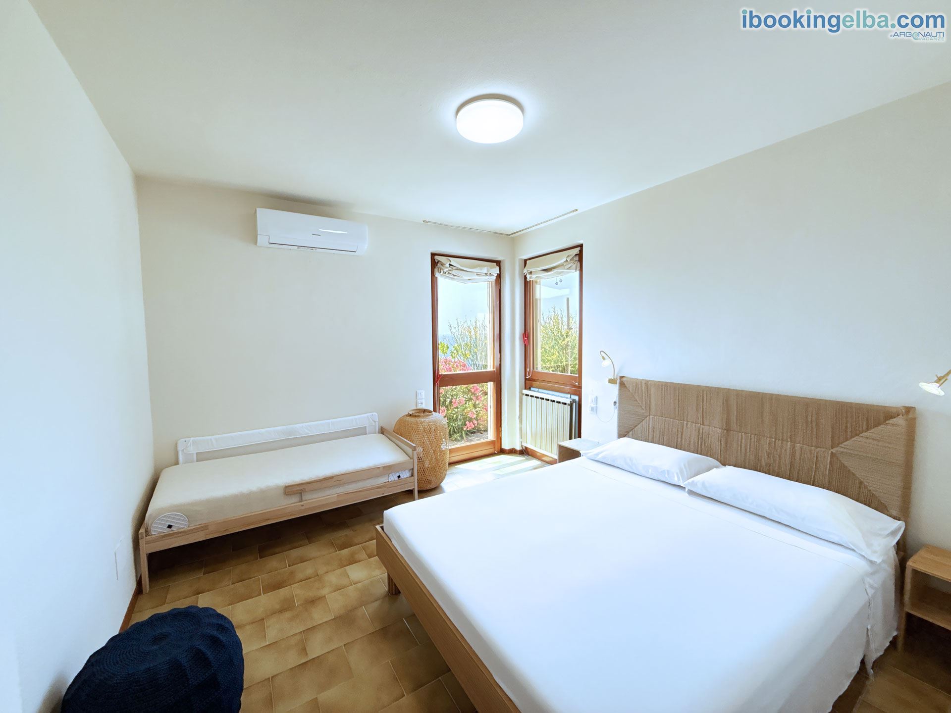 Villetta Fonza - Camera matrimoniale 1 con vista mare