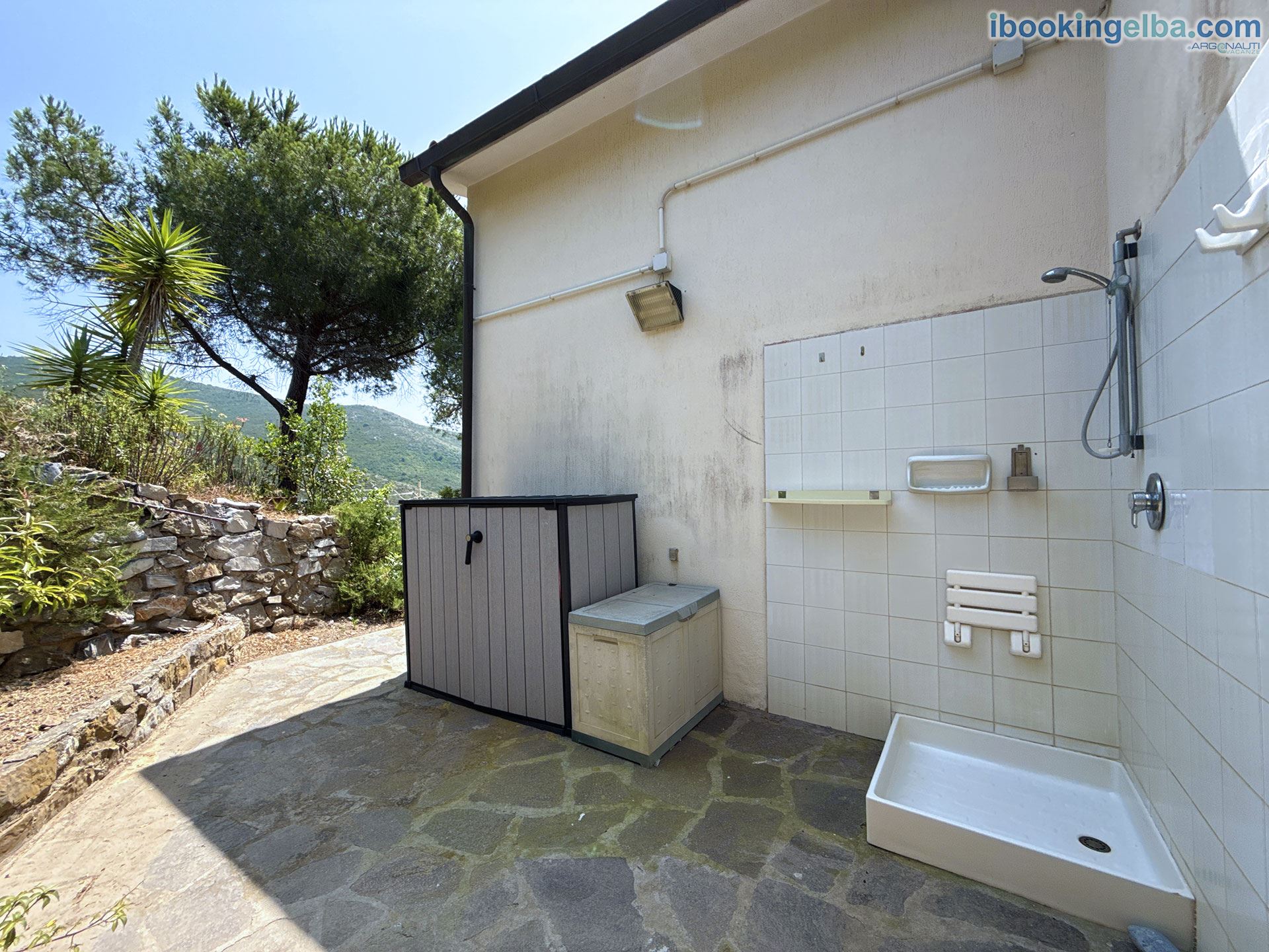 Villetta Fonza - Doccia esterna