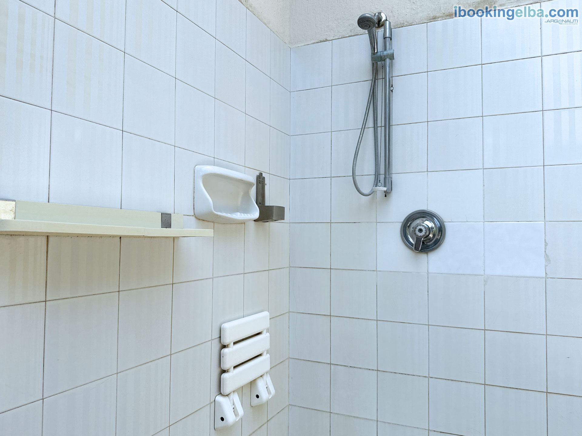 Villetta Fonza - Doccia esterna