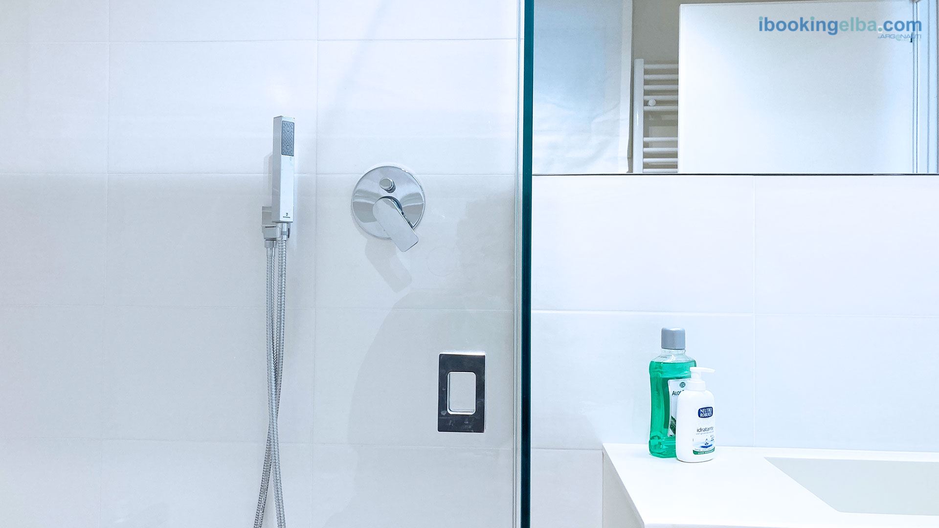 Bagno con Box Doccia - Fronte Mare Suites - Quadrilocale (E)