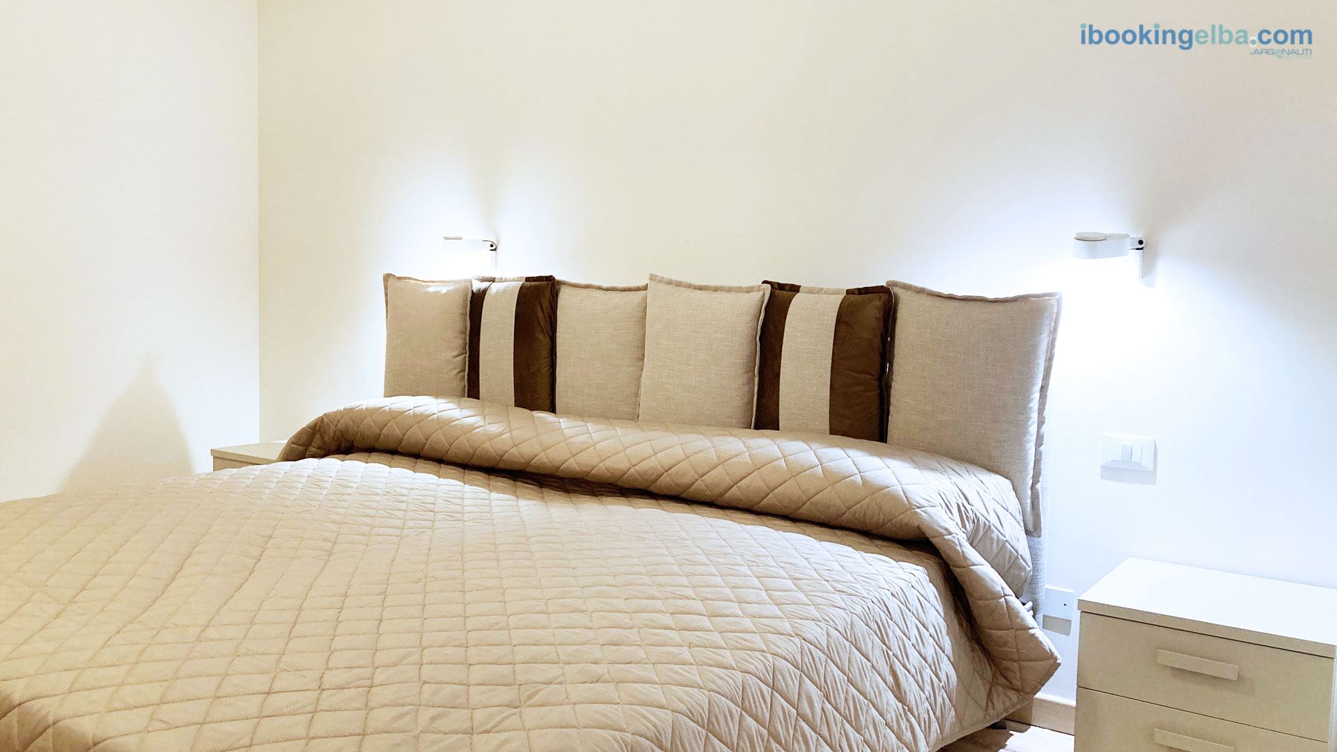 2° Livello - Camera Matrimoniale - Fronte Mare Suites - Quadrilocale (E)