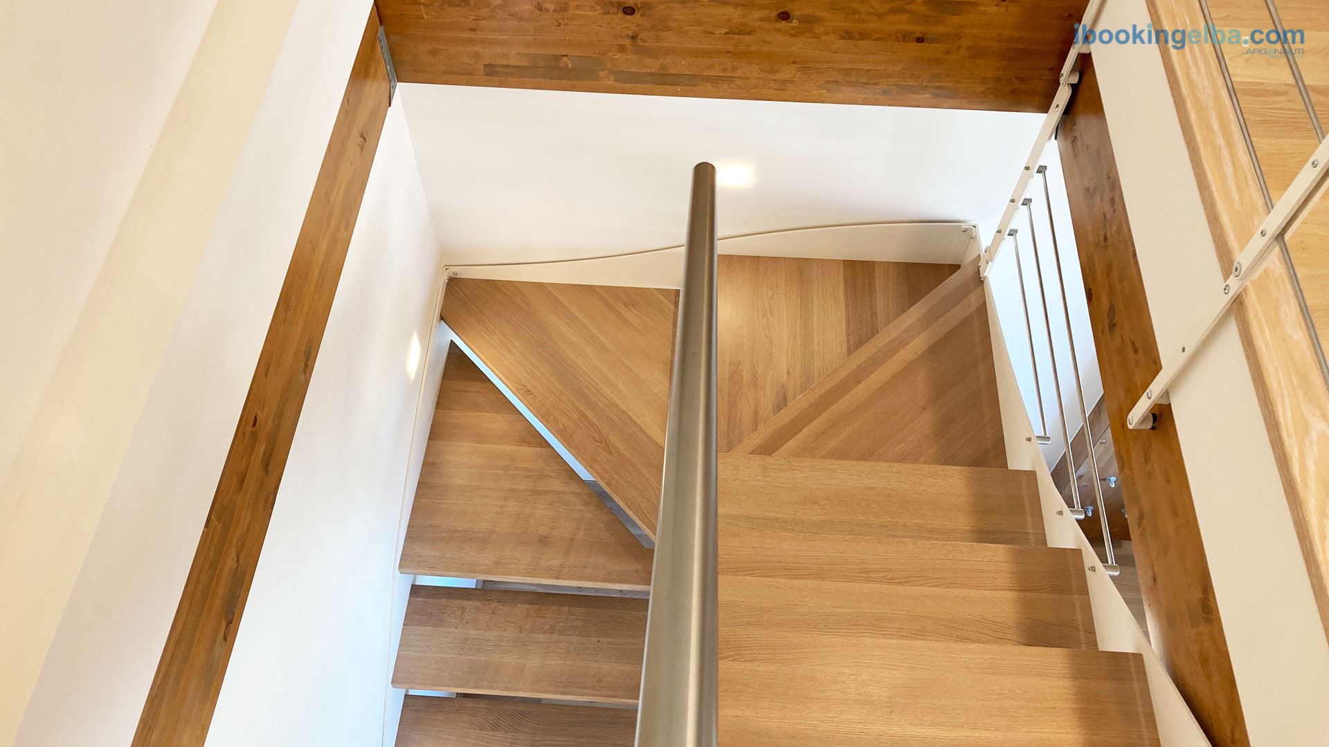 2° Livello - Scale di Accesso - Fronte Mare Suites - Quadrilocale (E)