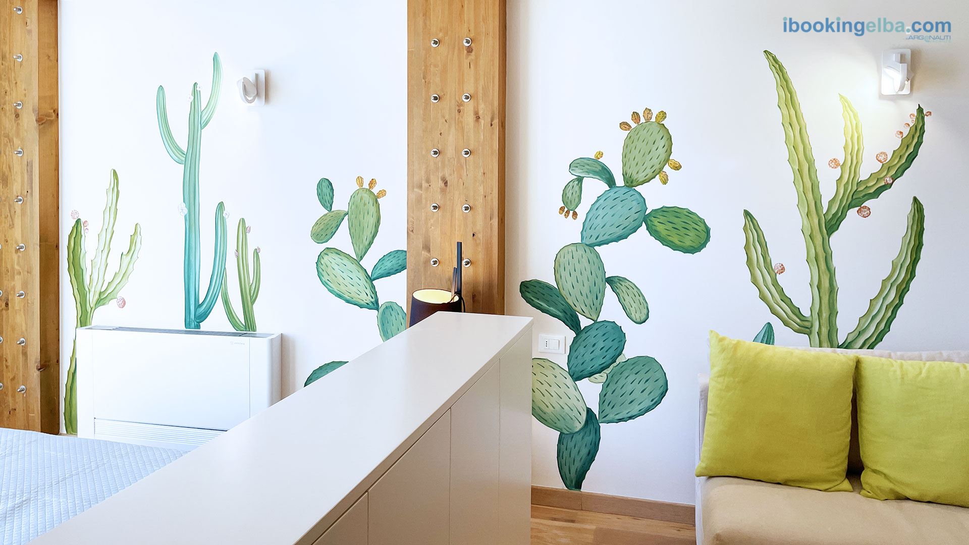 Fronte Mare Suites - Studio (H) - Soggiorno con divano e Zona Relax