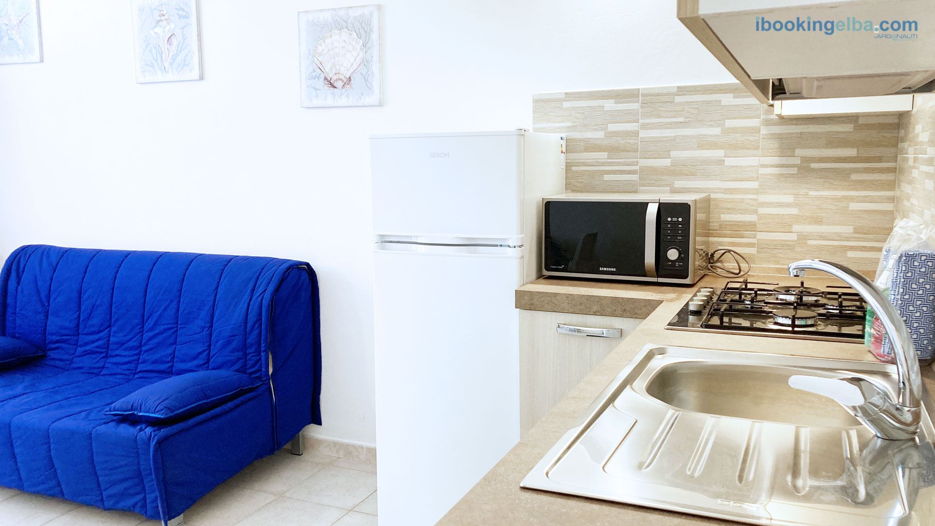 Casa Gioia - Angolo cottura e forno a microonde