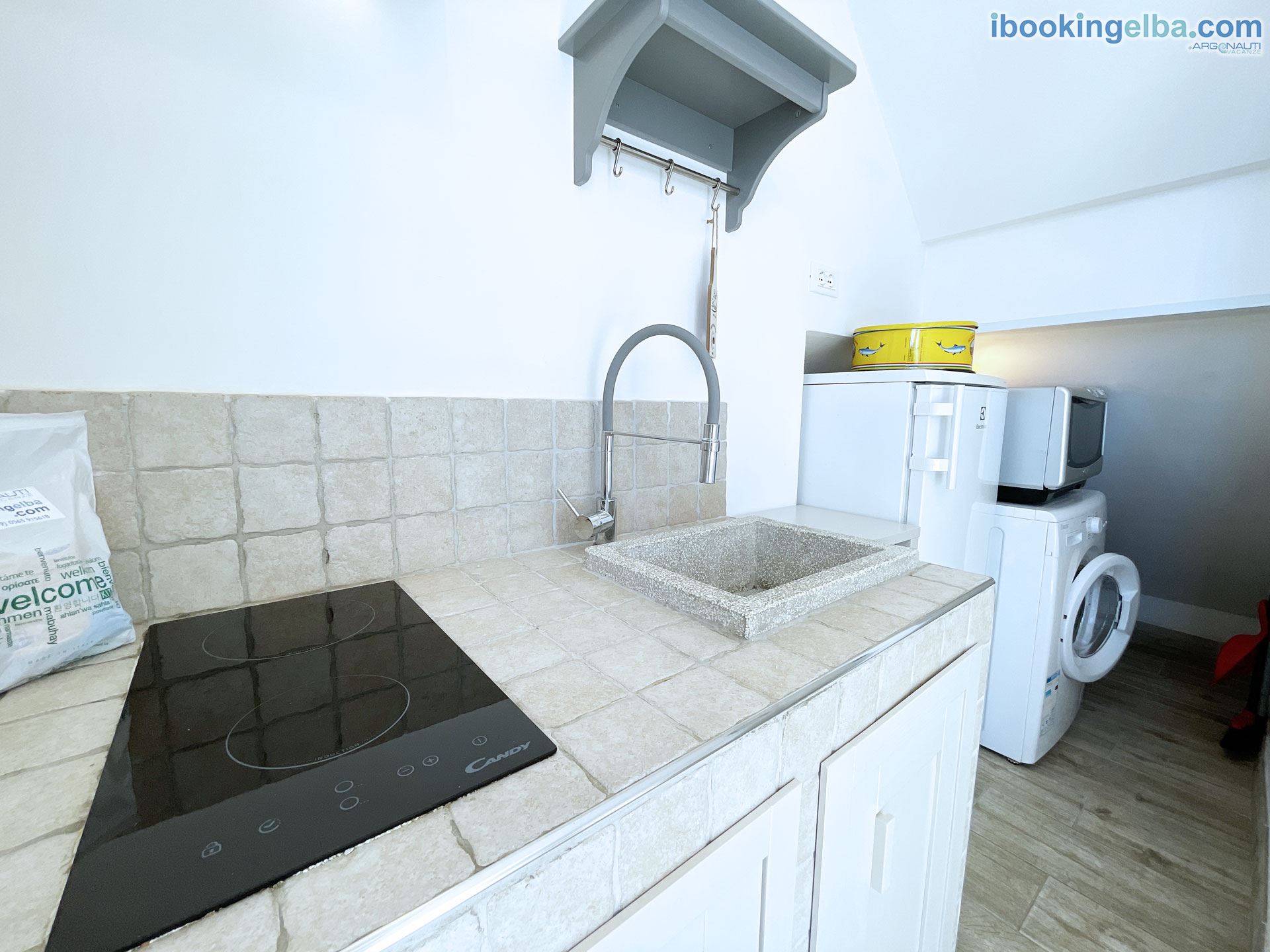 La Goletta - Zona Lavanderia, sottoscala in cucina