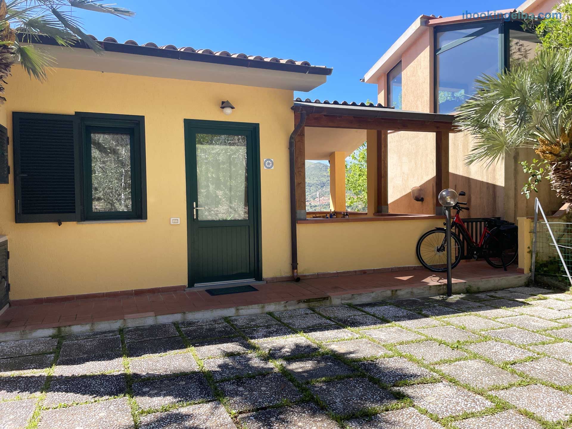 La Casina di Gràssera - Ingresso e Spazio Esterno