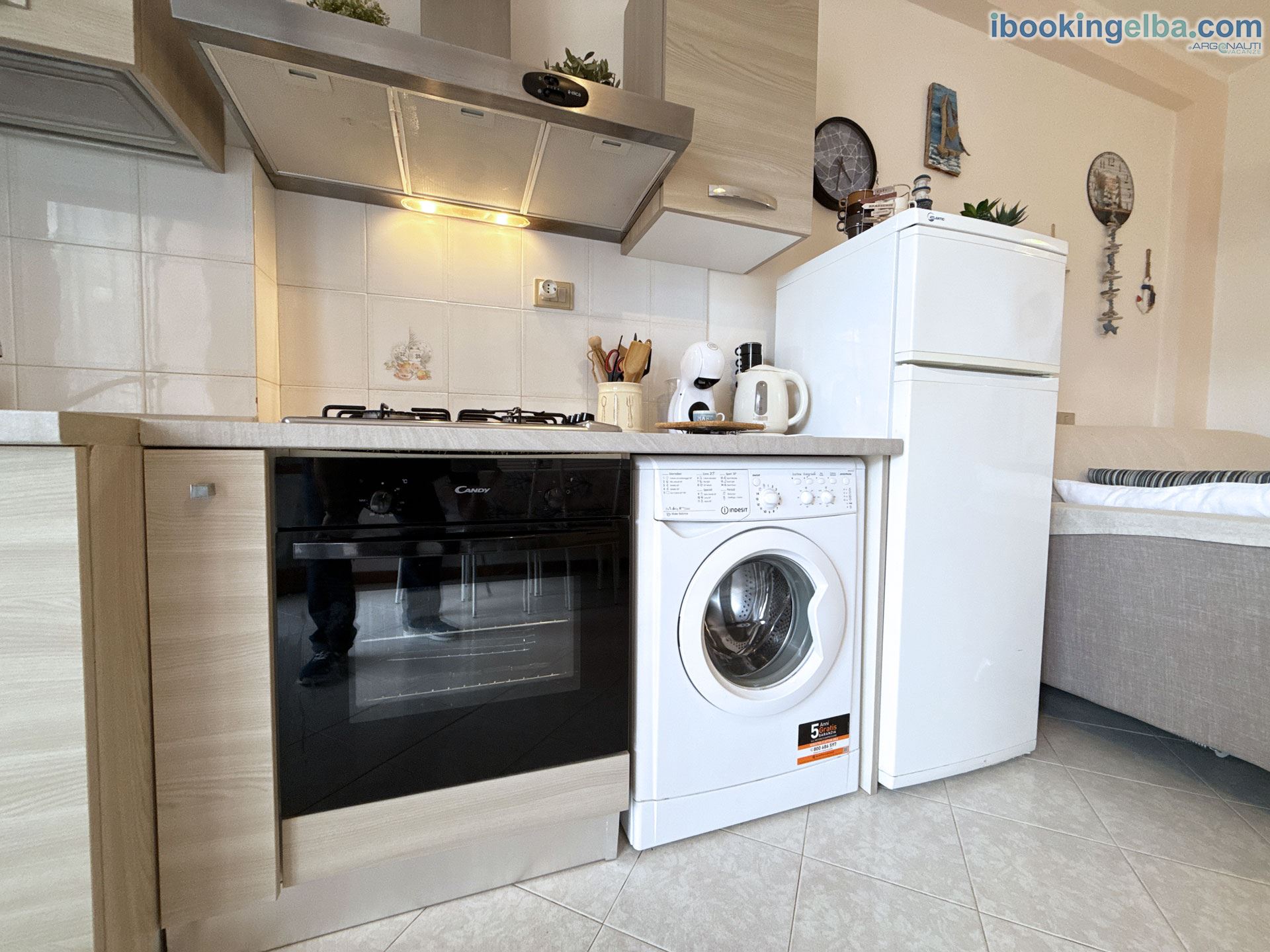 Home Camy - Soggiorno con angolo cottura, forno elettrico e Lavatrice