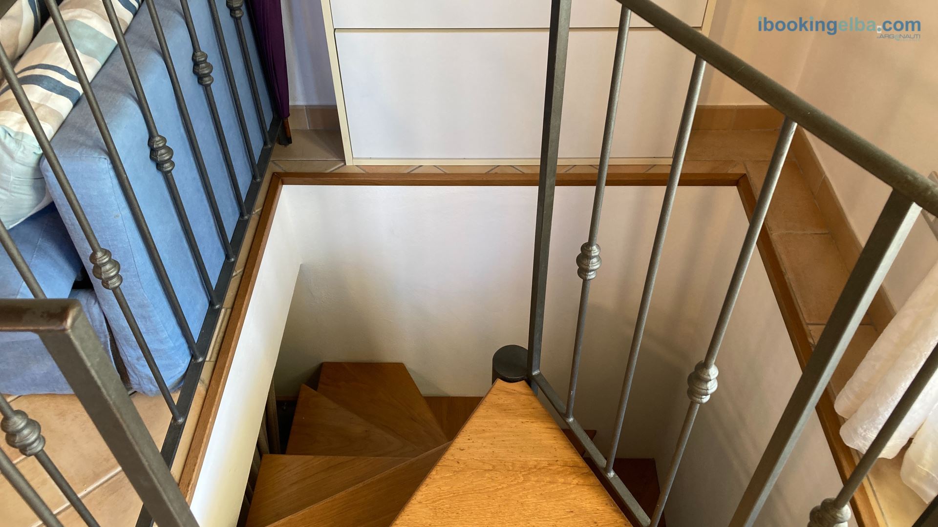 Villetta I Due Pini - Scala a chiocciola: Accesso al Livello sottostante