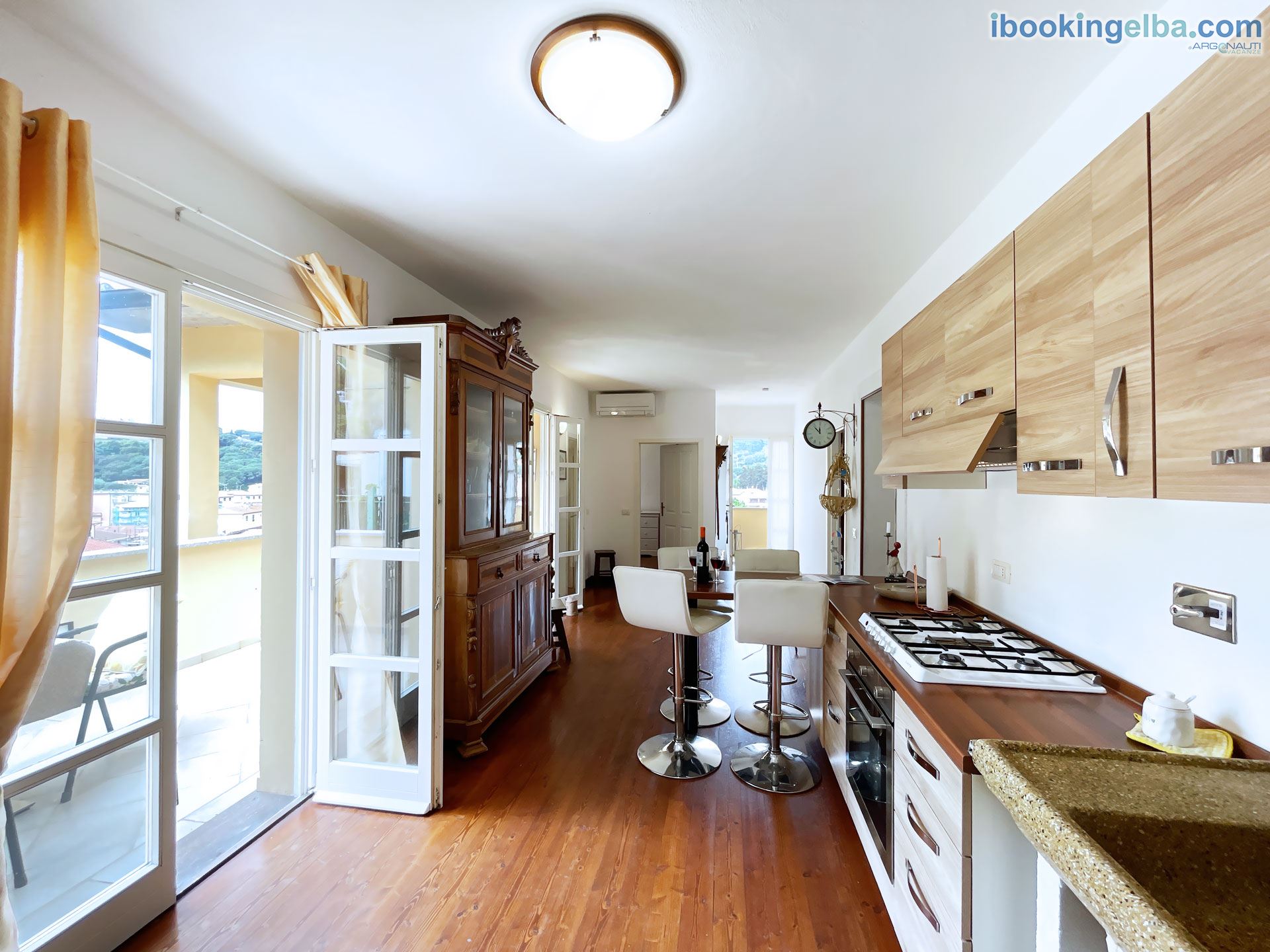 Casa Kennedy - Cucina open space con angolo cottura