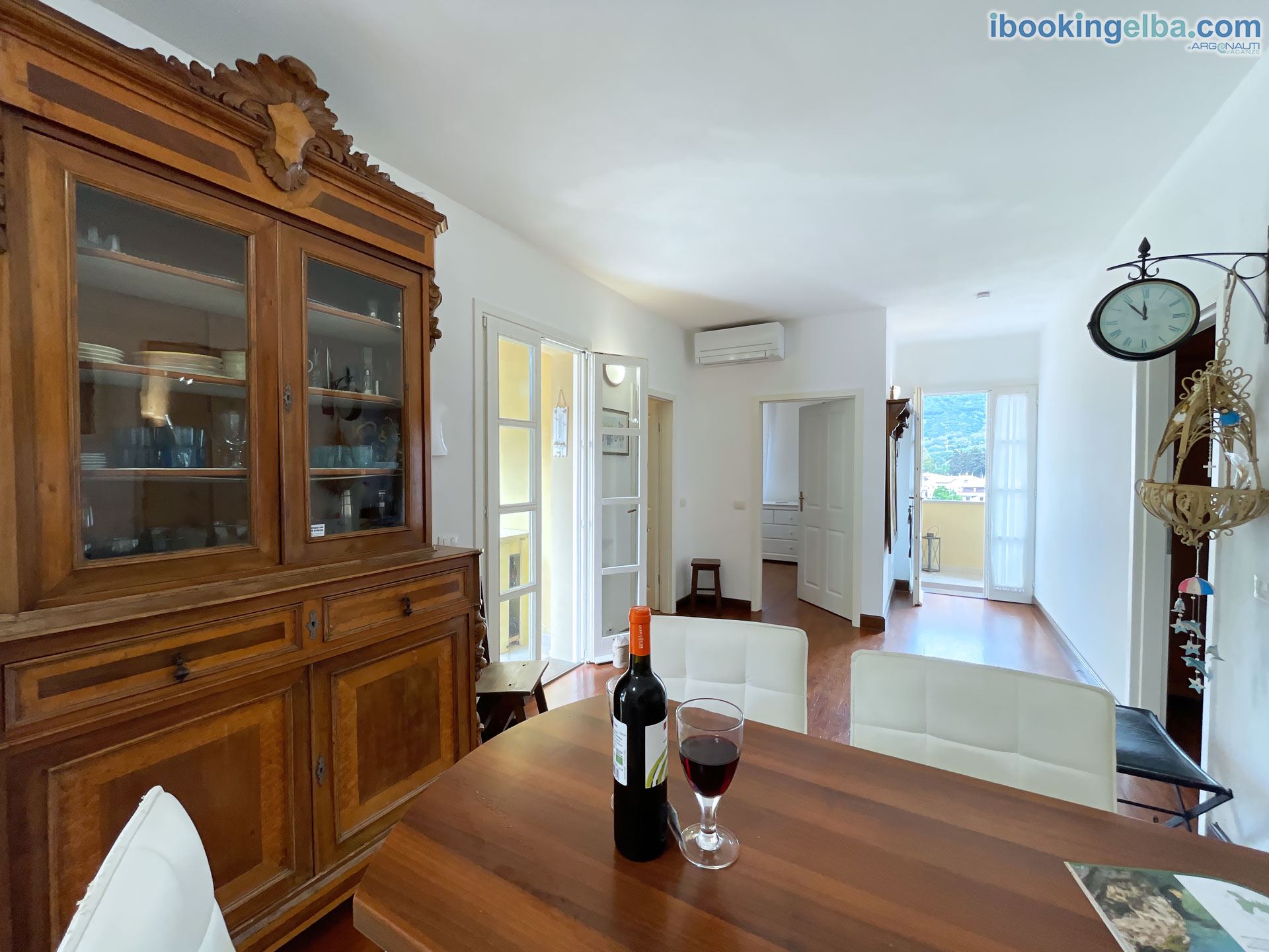 Casa Kennedy - Cucina open space con ingresso alla camera matrimoniale 2, al bagno e al terrazzo
