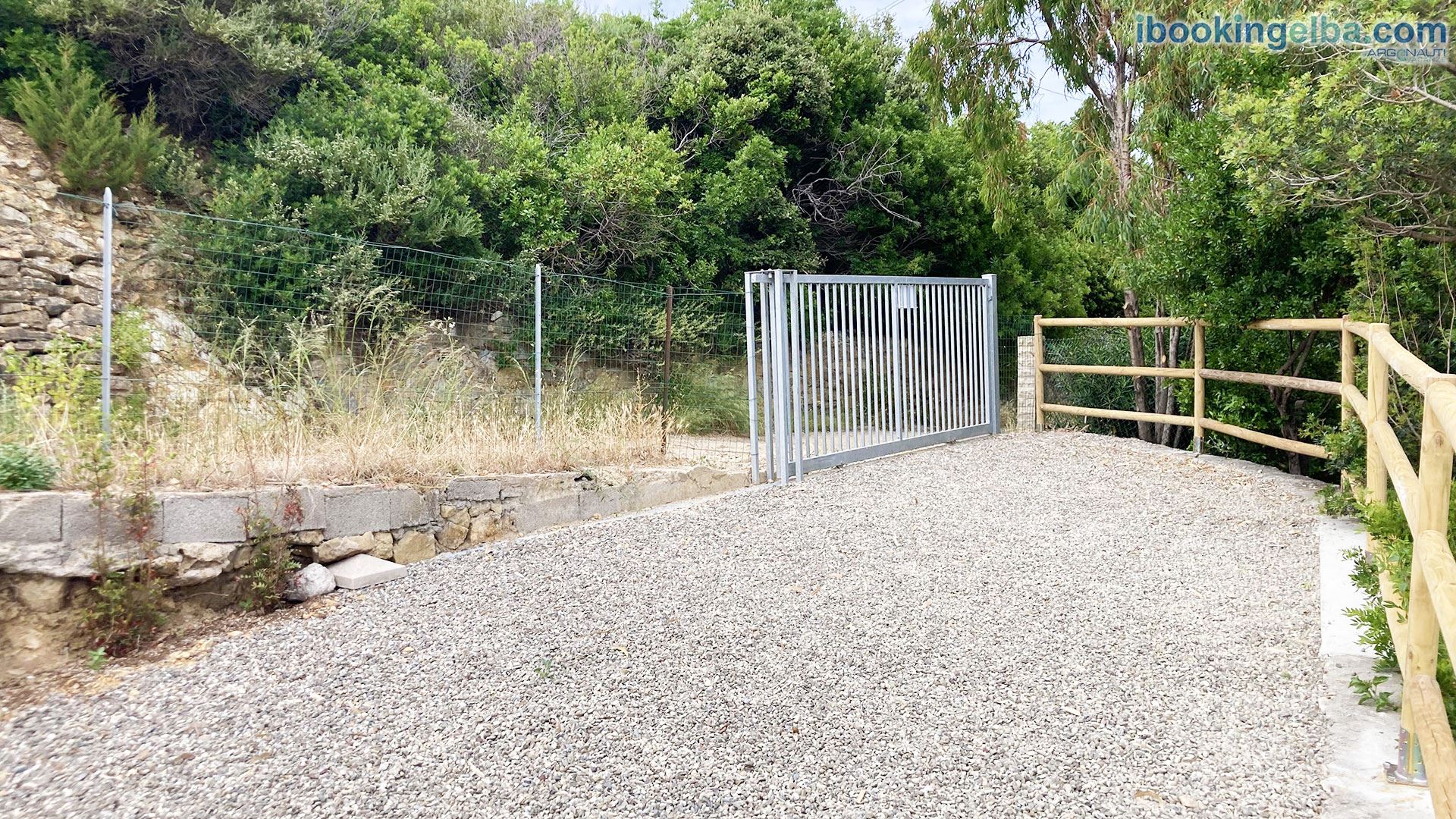 Casa La Nave - Enfola - Parcheggio Riservato