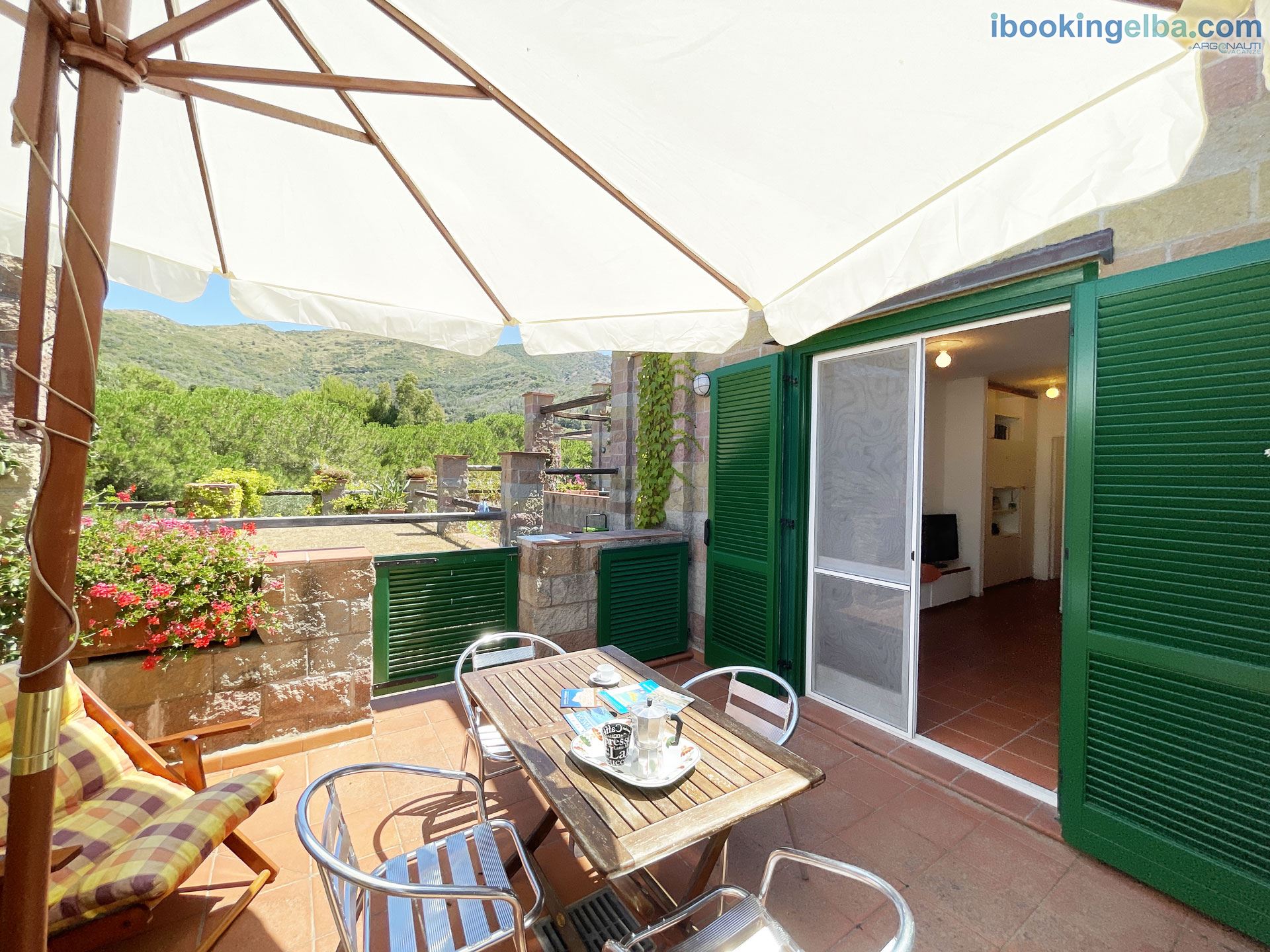 Sant'Anna del Volterraio - I Lecci 3 - Patio e ingresso all'appartamento